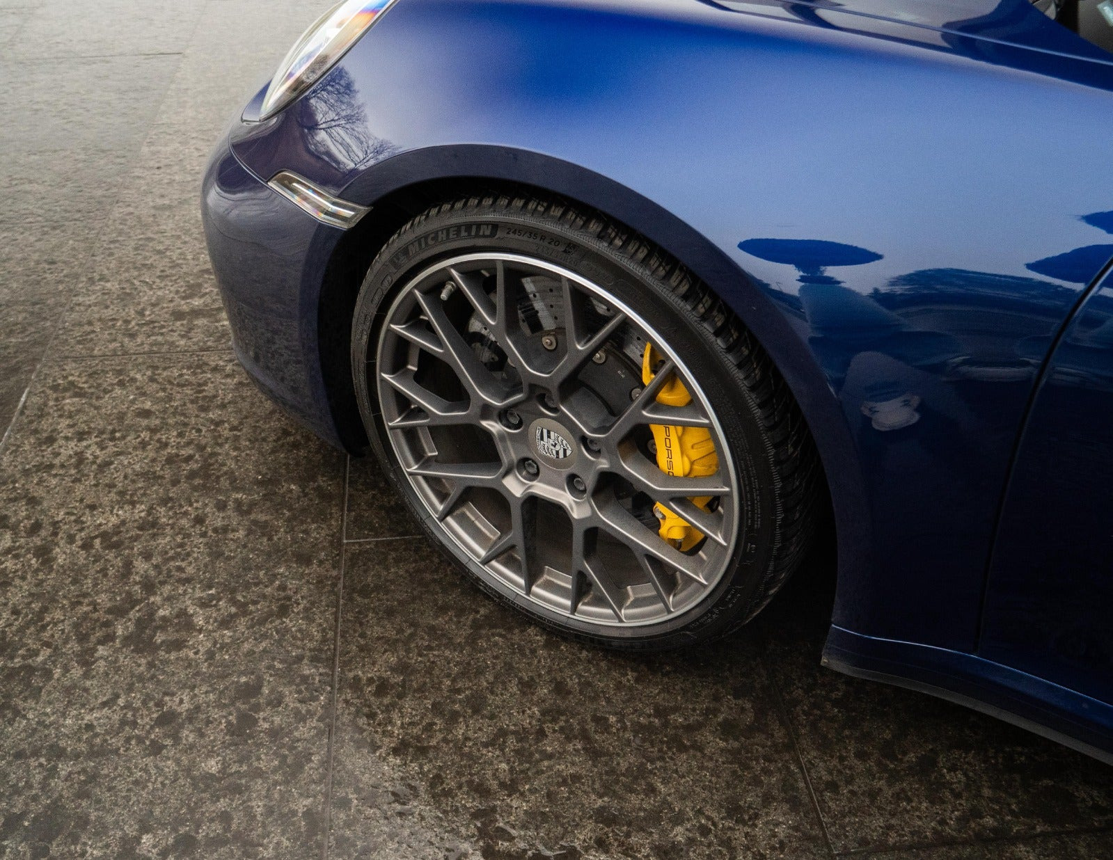 Blå Porsche 911 Carrera S fra 2019