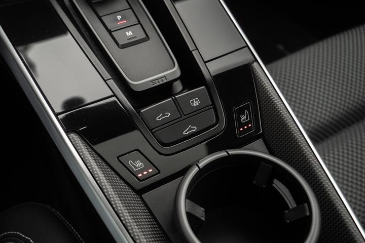 Blå Porsche 911 Carrera S fra 2019
