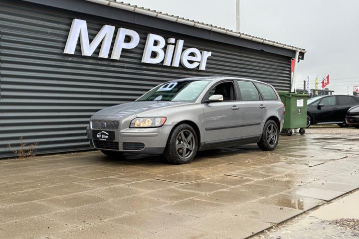 Grå Volvo V50 fra 2006