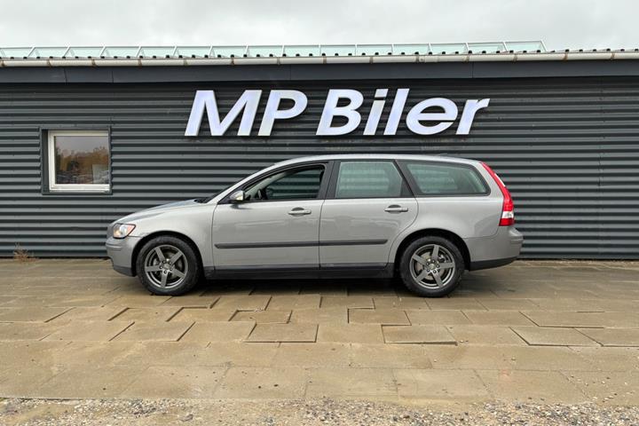 Grå Volvo V50 fra 2006