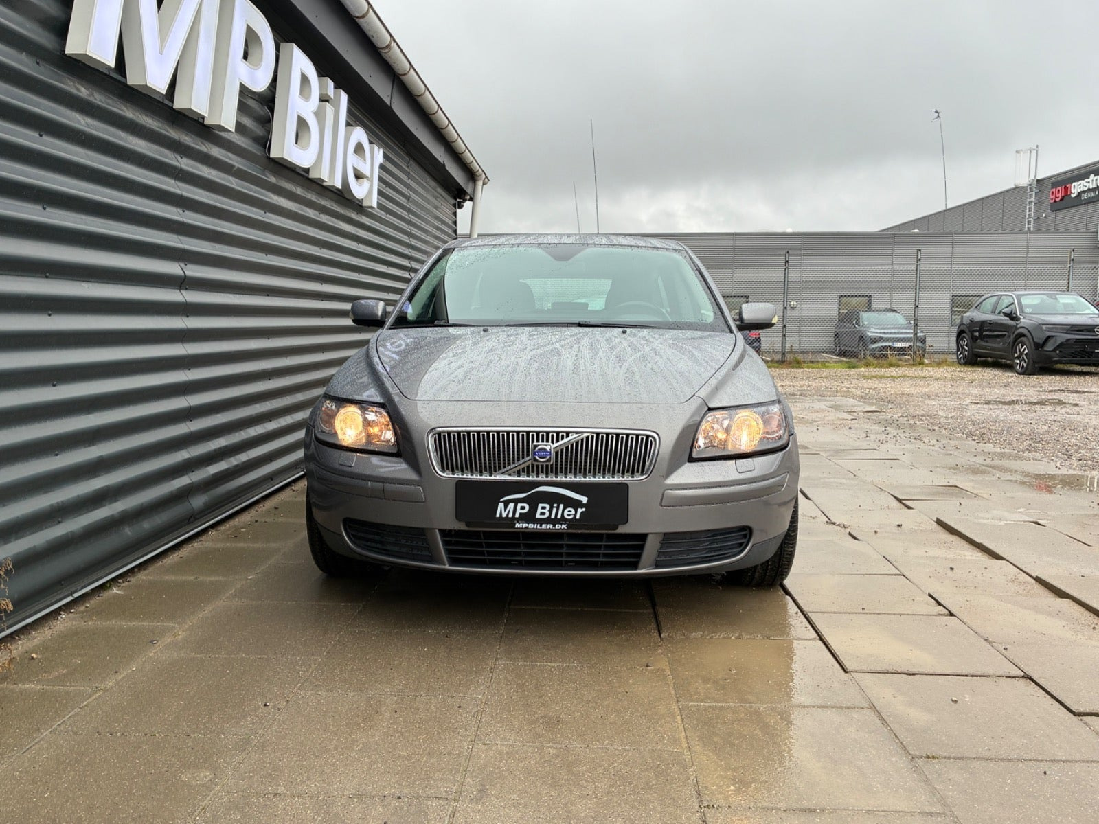 Grå Volvo V50 fra 2006