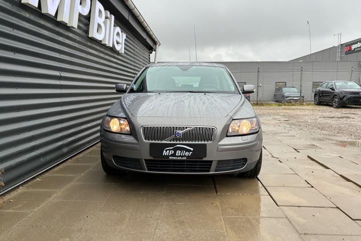 Grå Volvo V50 fra 2006