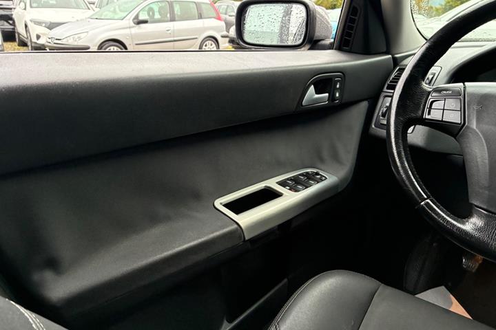 Grå Volvo V50 fra 2006