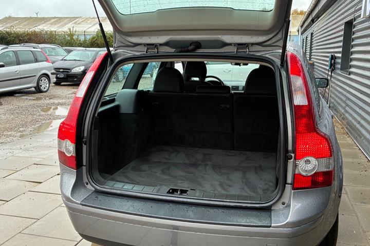 Grå Volvo V50 fra 2006