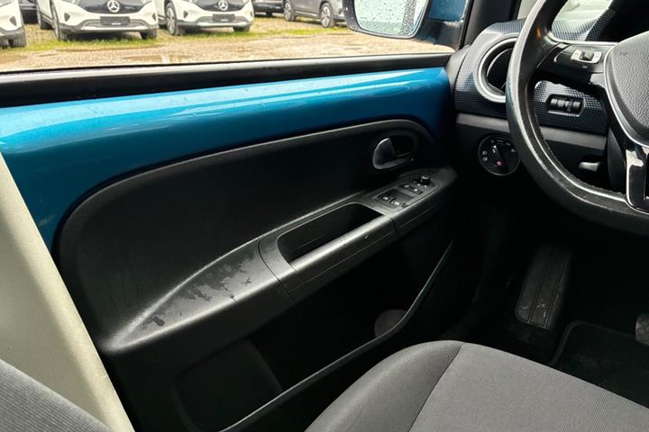 Blå VW UP! fra 2017