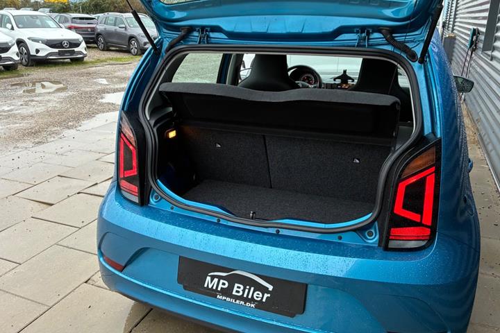 Blå VW UP! fra 2017