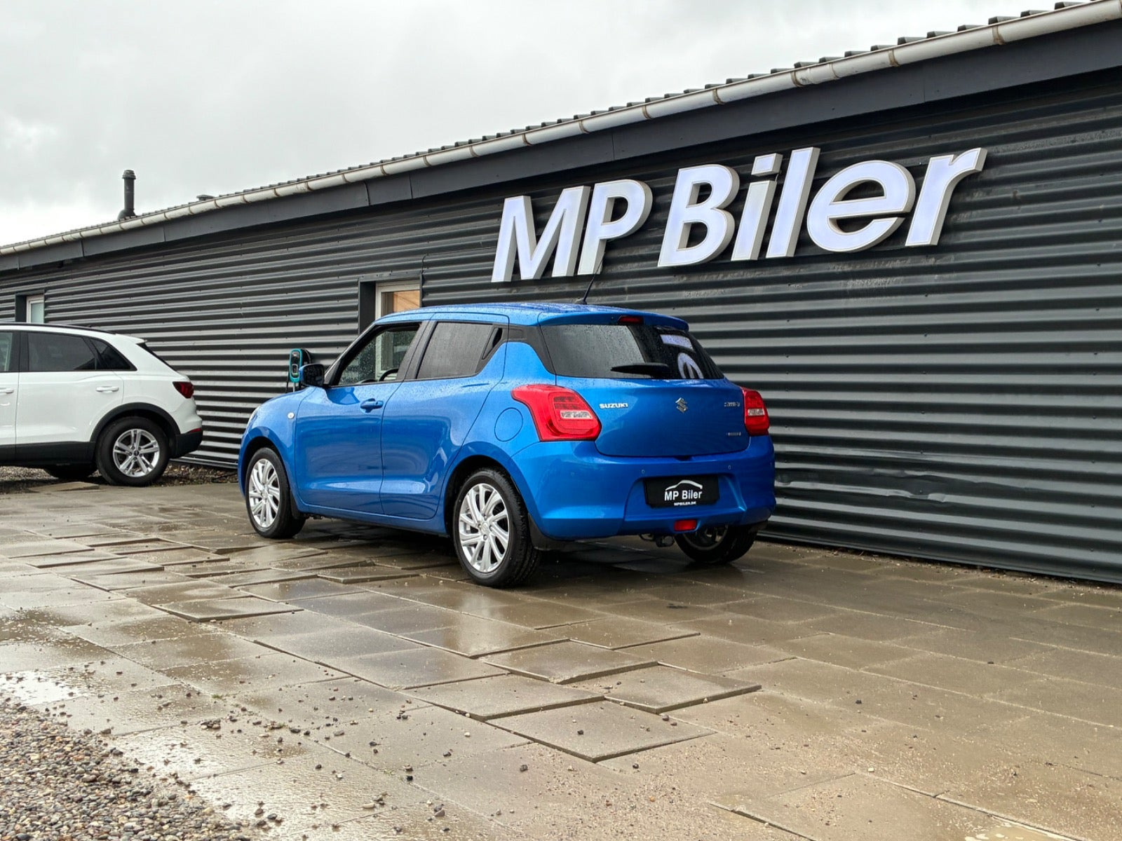 Blå Suzuki Swift fra 2024