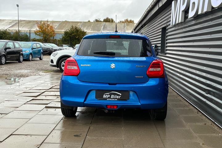 Blå Suzuki Swift fra 2024