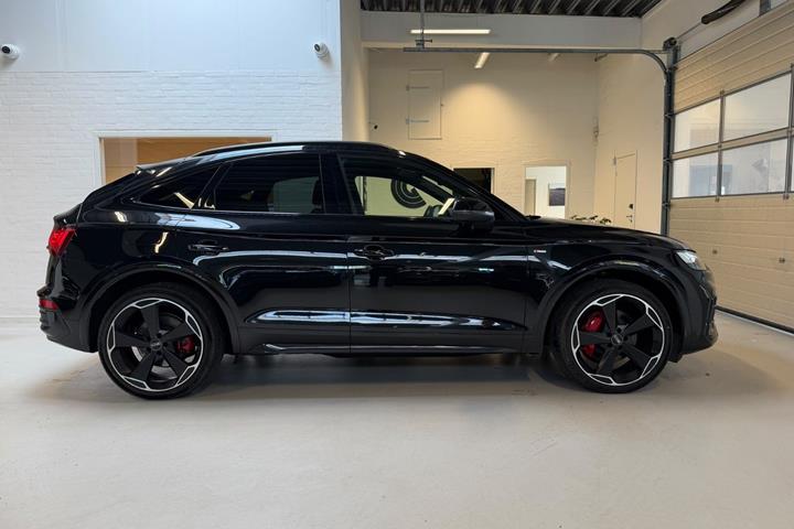 Sort Audi Q5 fra 2022