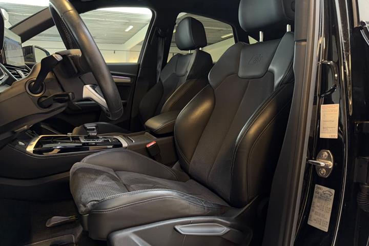 Sort Audi Q5 fra 2022