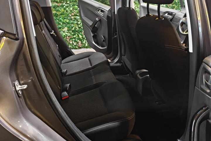 undefined Peugeot 208 fra 2019