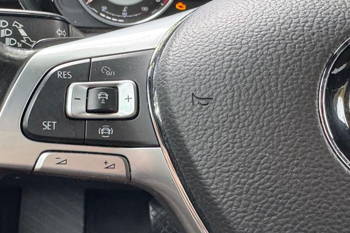 Grøn VW Touareg fra 2018