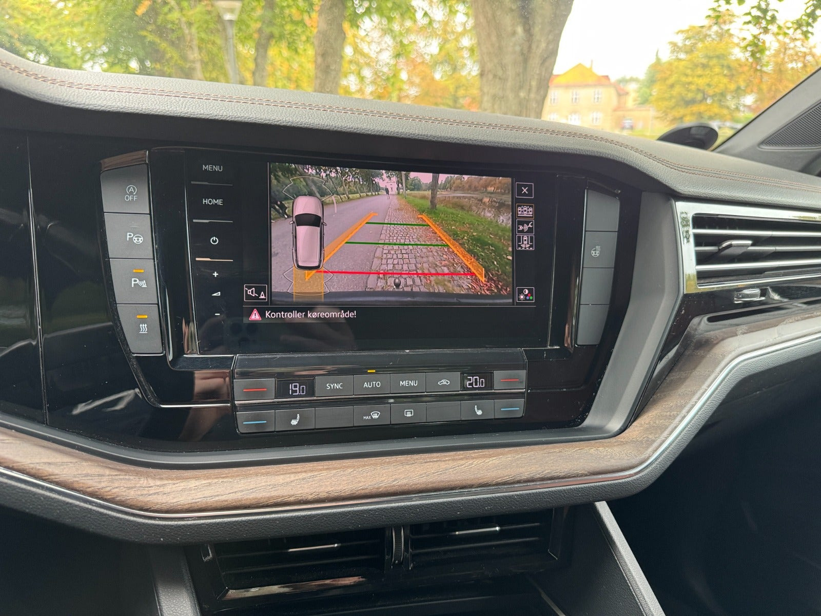 Grøn VW Touareg fra 2018