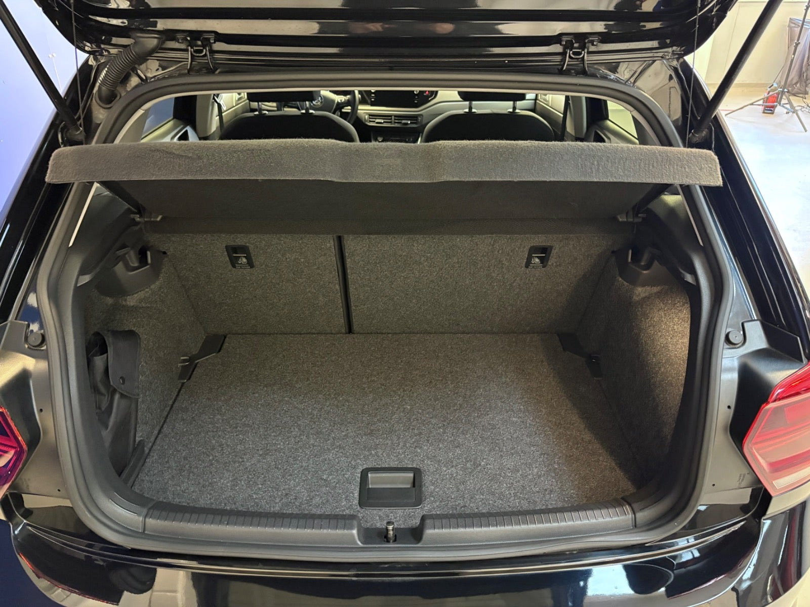 Sort VW Polo fra 2020