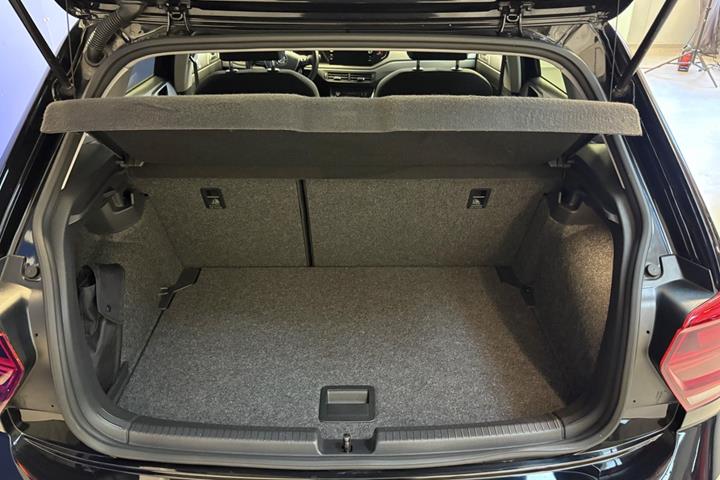 Sort VW Polo fra 2020