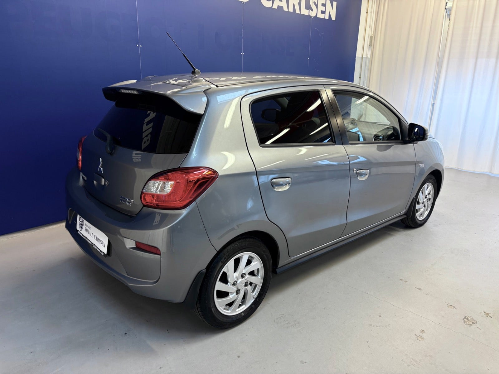 Sølv Mitsubishi Space Star fra 2019