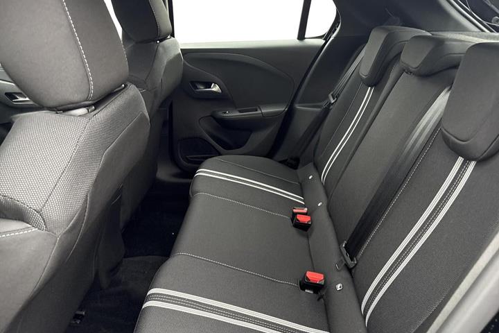 Sort Opel Corsa-e fra 2026