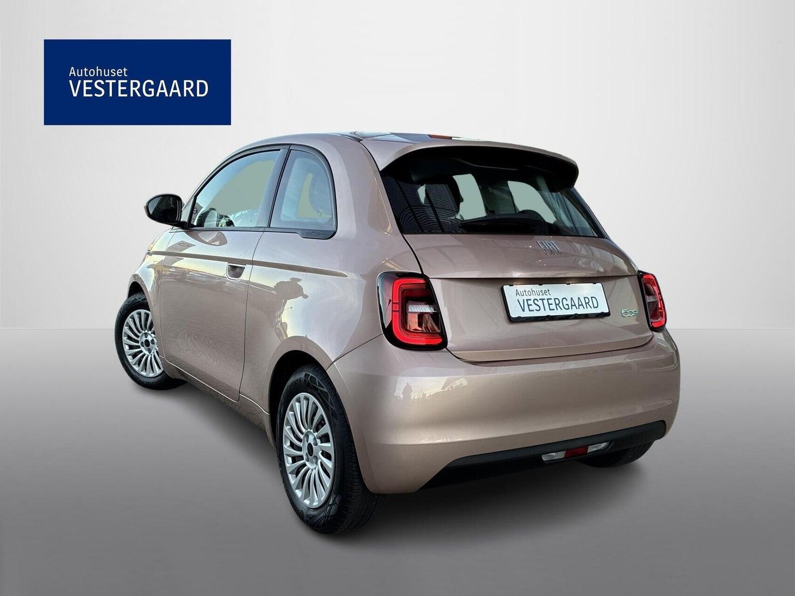 Pink Fiat 500e fra 2023