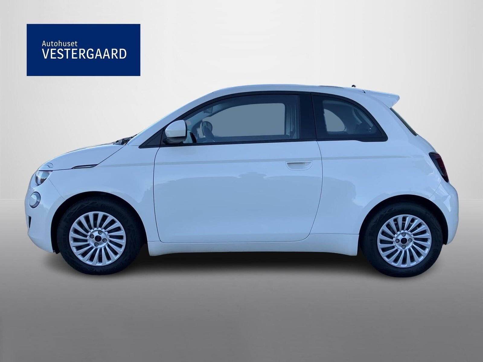 Hvid Fiat 500e fra 2023