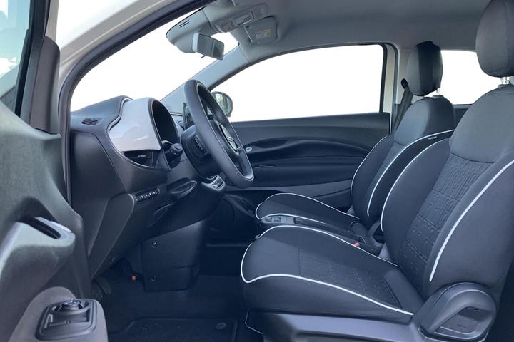 Hvid Fiat 500e fra 2023