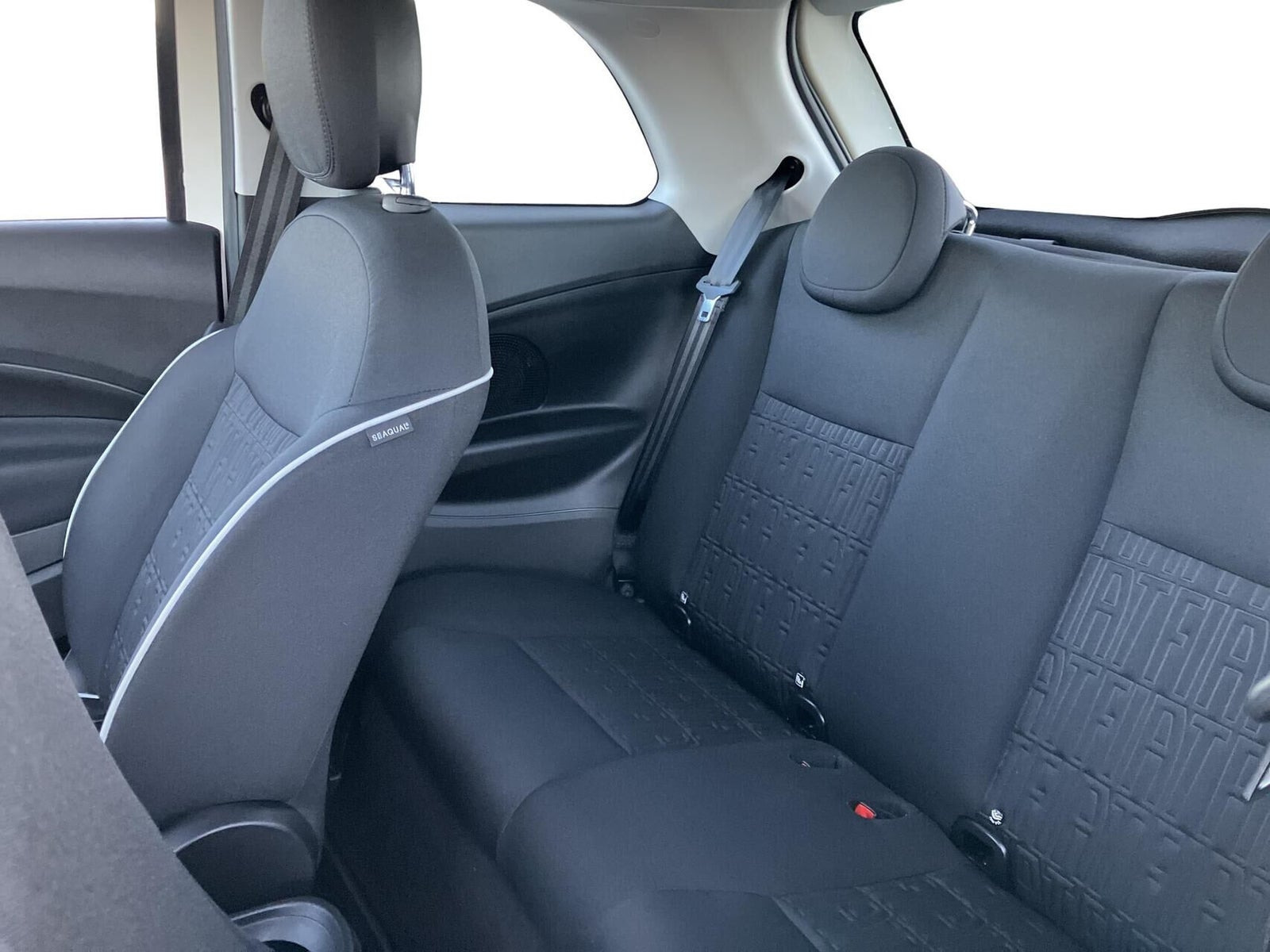 Hvid Fiat 500e fra 2023