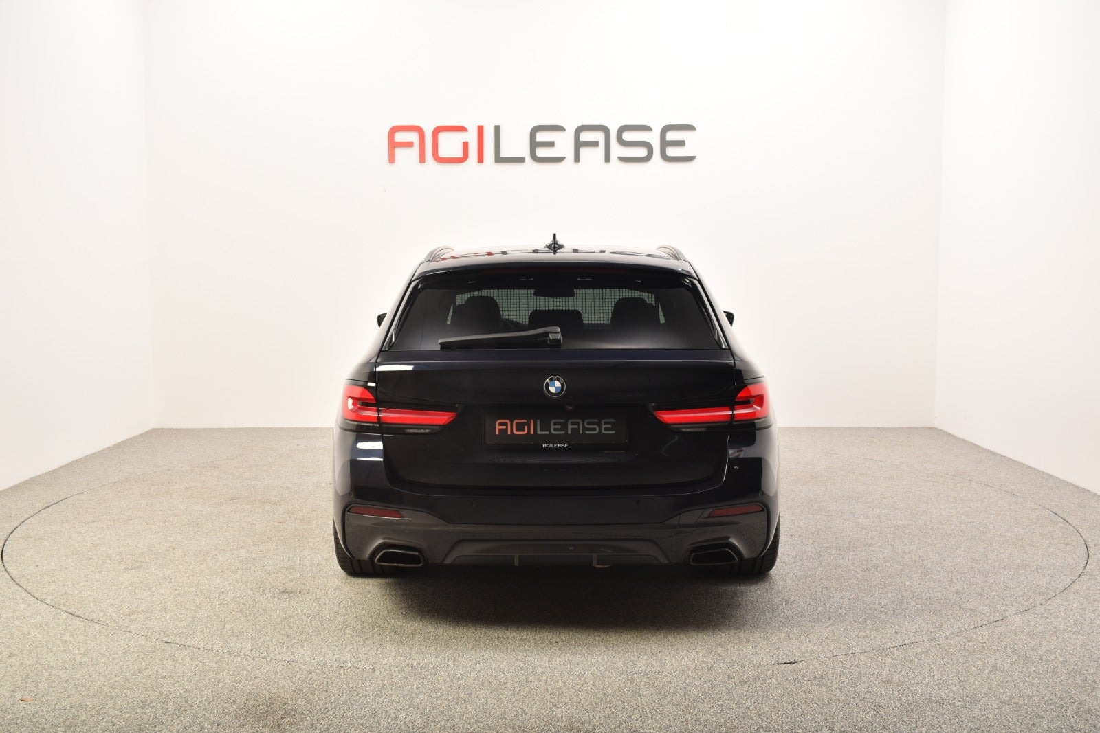 Sort BMW 530e fra 2021