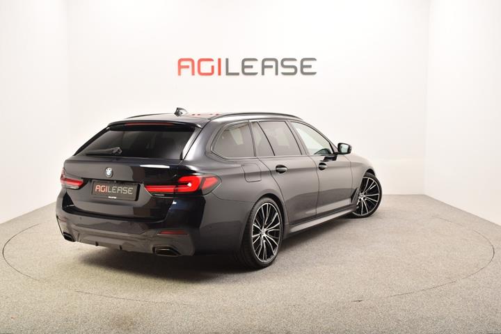 Sort BMW 530e fra 2021