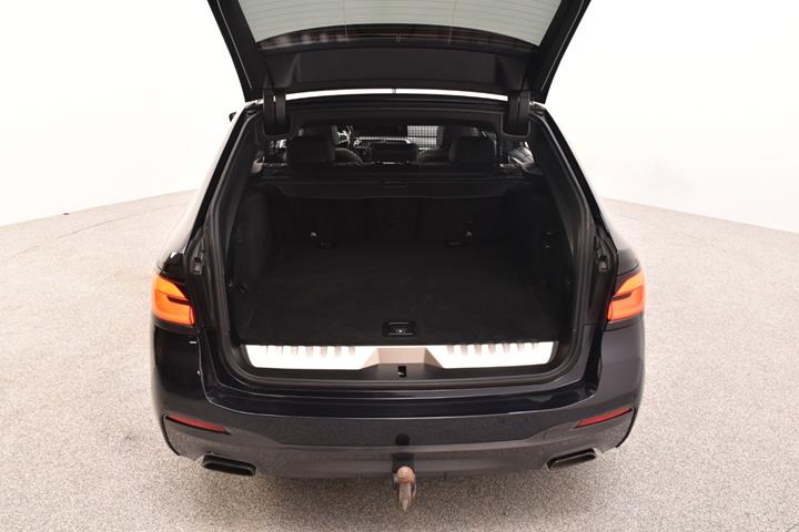 Sort BMW 530e fra 2021