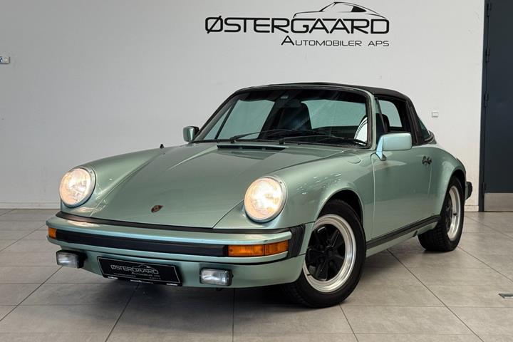 Grøn Porsche 911 fra 1976