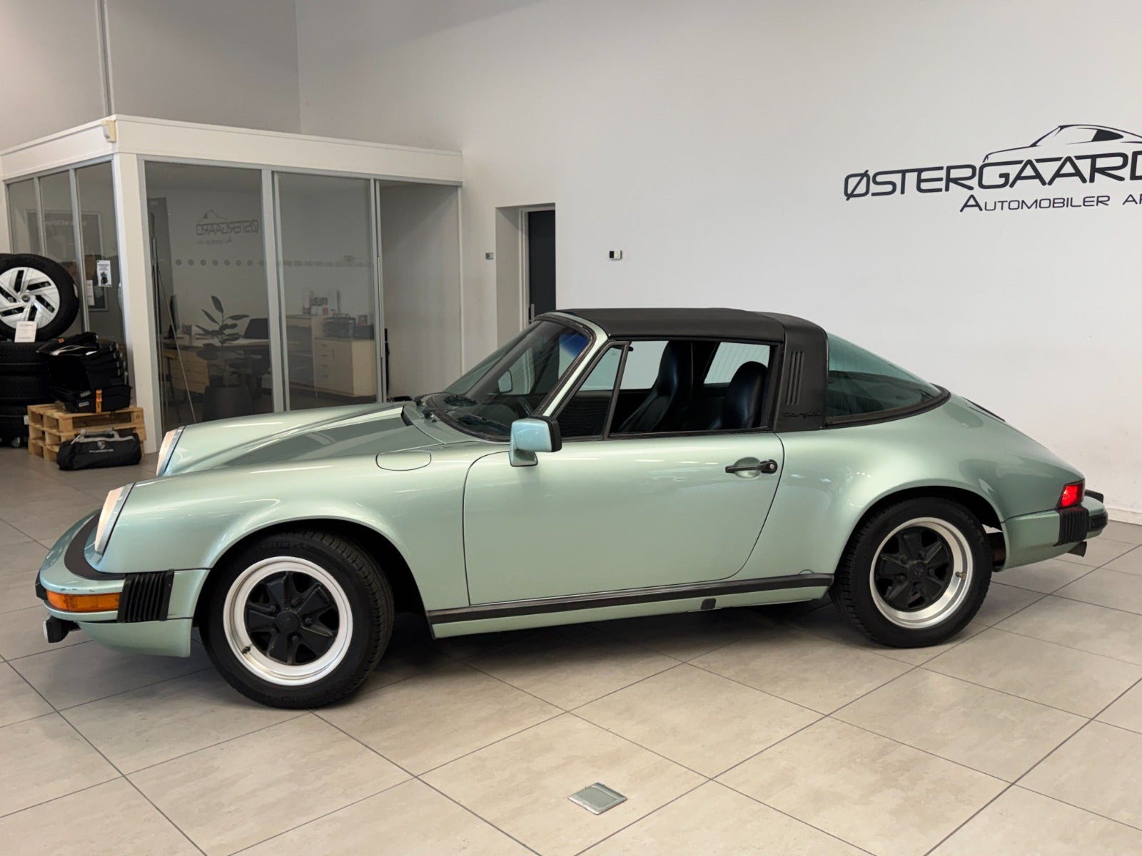 Grøn Porsche 911 fra 1976