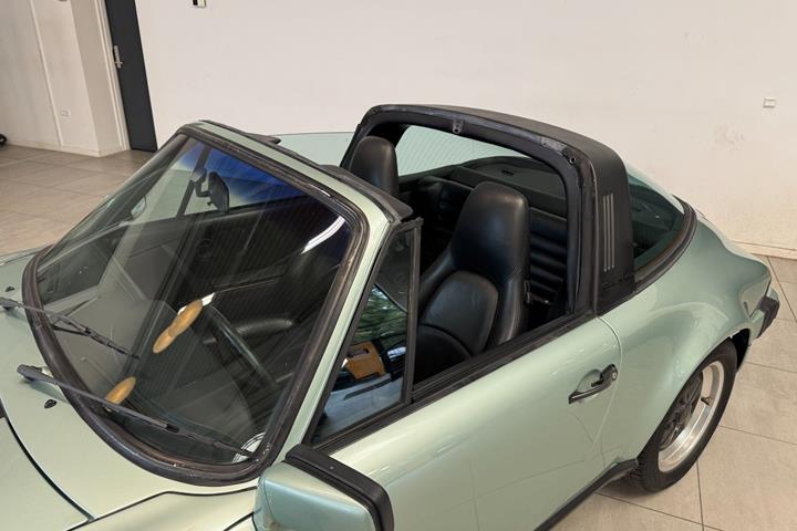 Grøn Porsche 911 fra 1976