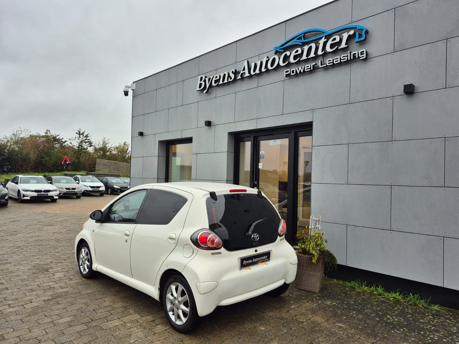 Hvid Toyota Aygo fra 2012