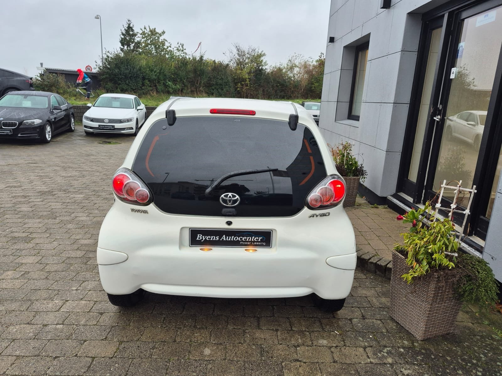 Hvid Toyota Aygo fra 2012