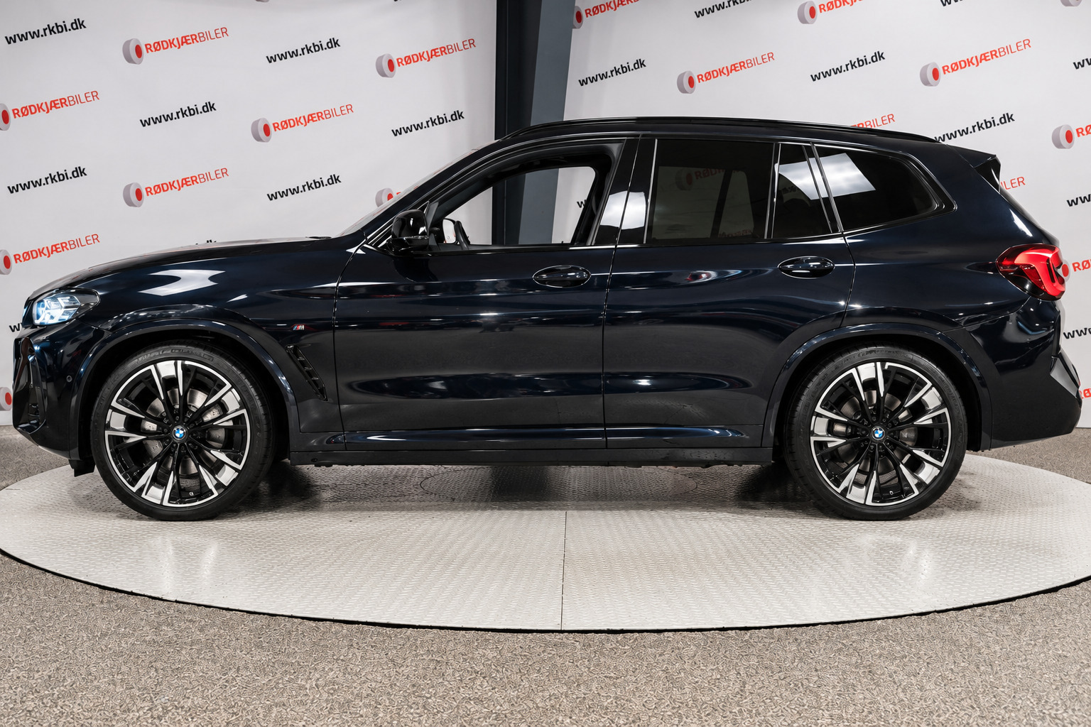 Sort BMW iX3 fra 2024