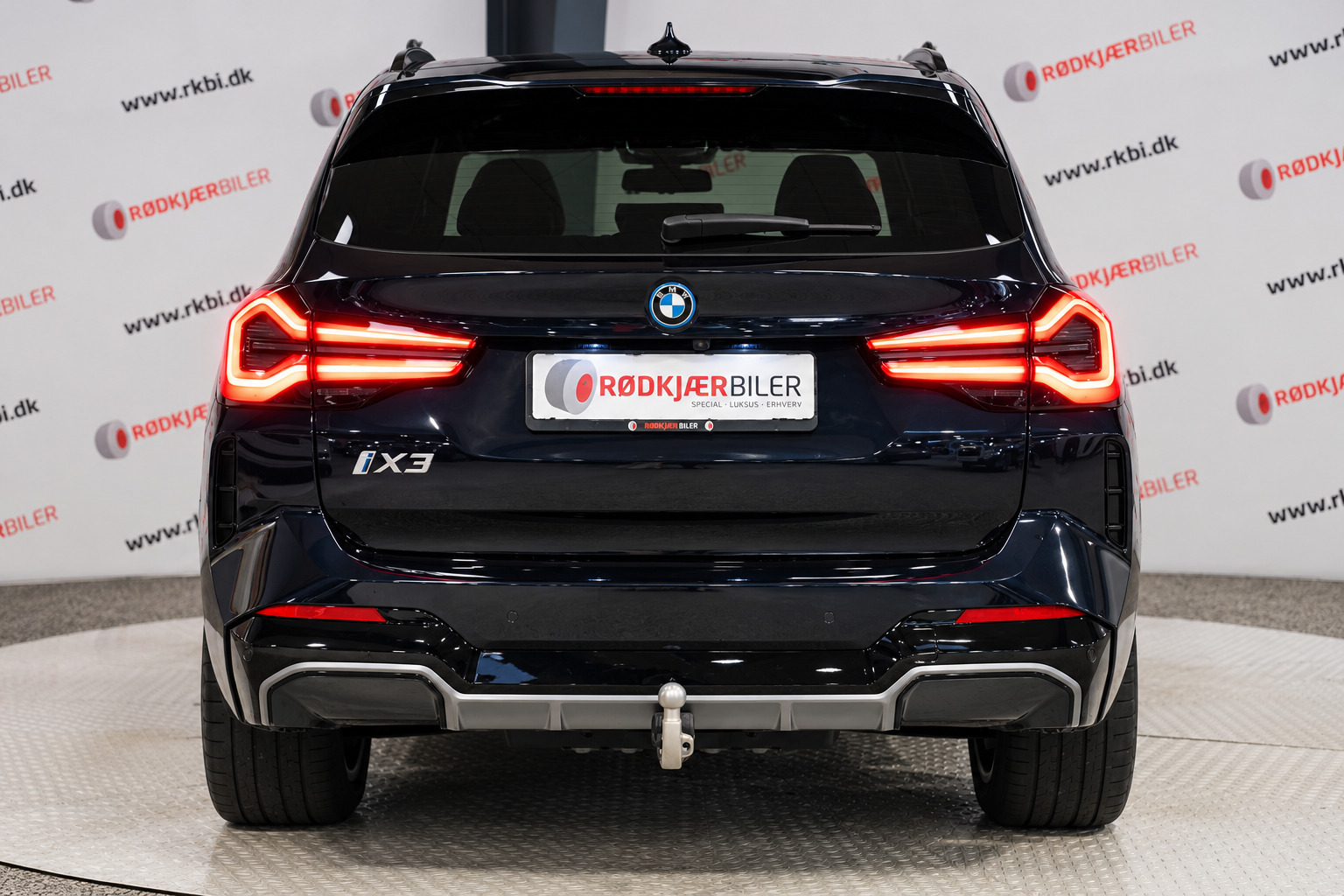 Sort BMW iX3 fra 2024