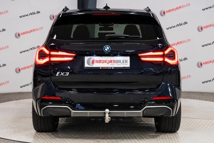 Sort BMW iX3 fra 2024
