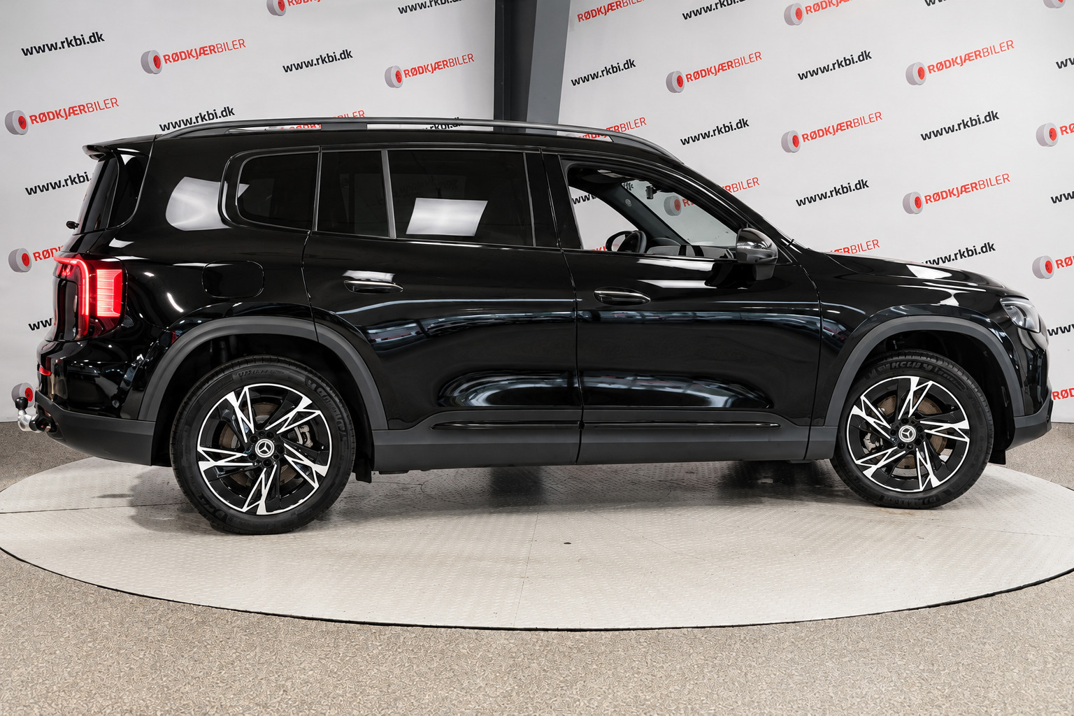 Sort Mercedes GLB250+ fra 2026