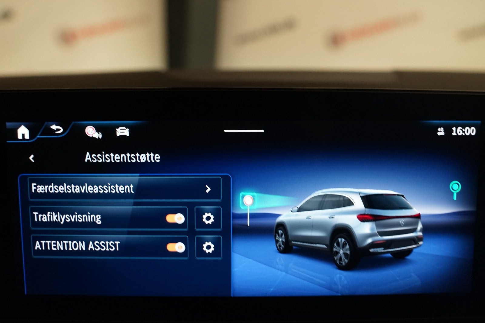 Grå Mercedes EQA250+ fra 2025