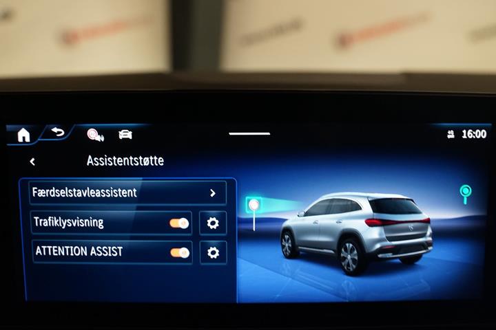 Grå Mercedes EQA250+ fra 2025