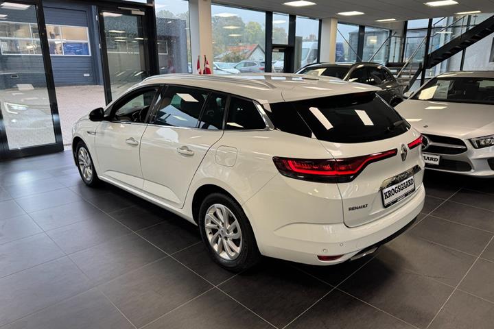 Hvid Renault Megane IV fra 2020