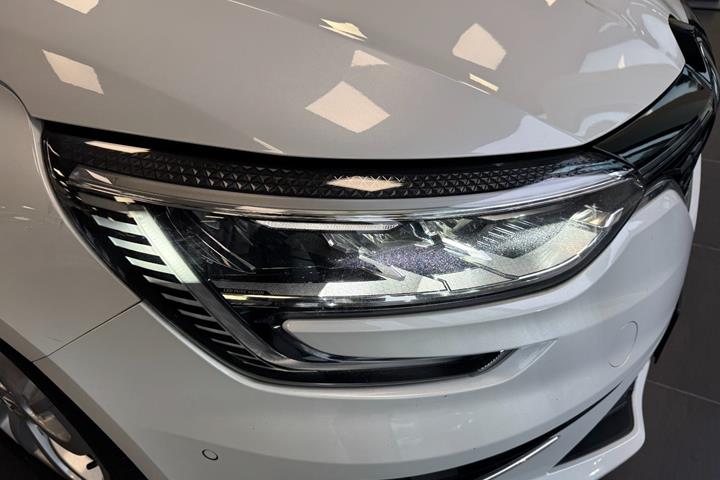 Hvid Renault Megane IV fra 2020