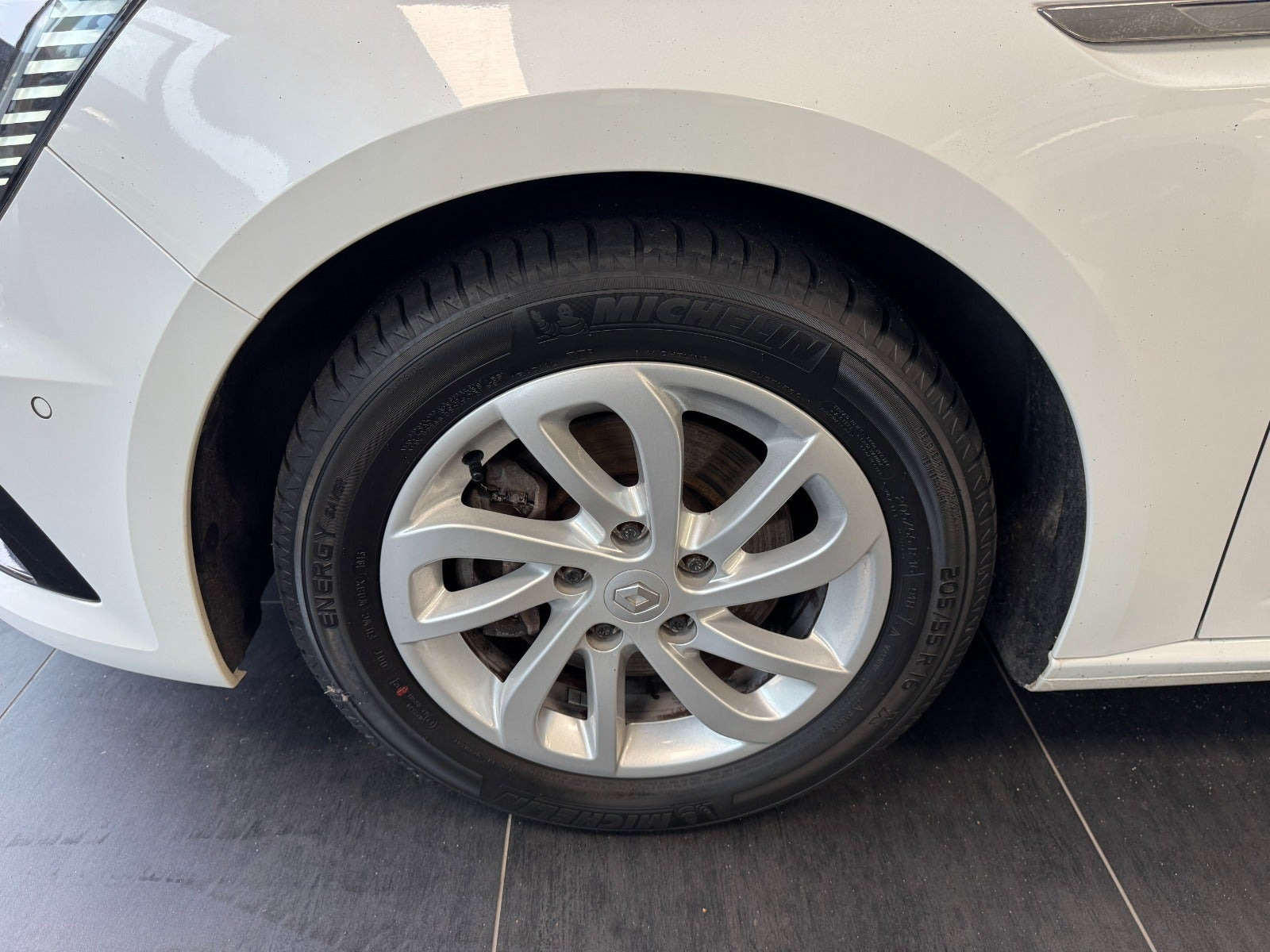 Hvid Renault Megane IV fra 2020