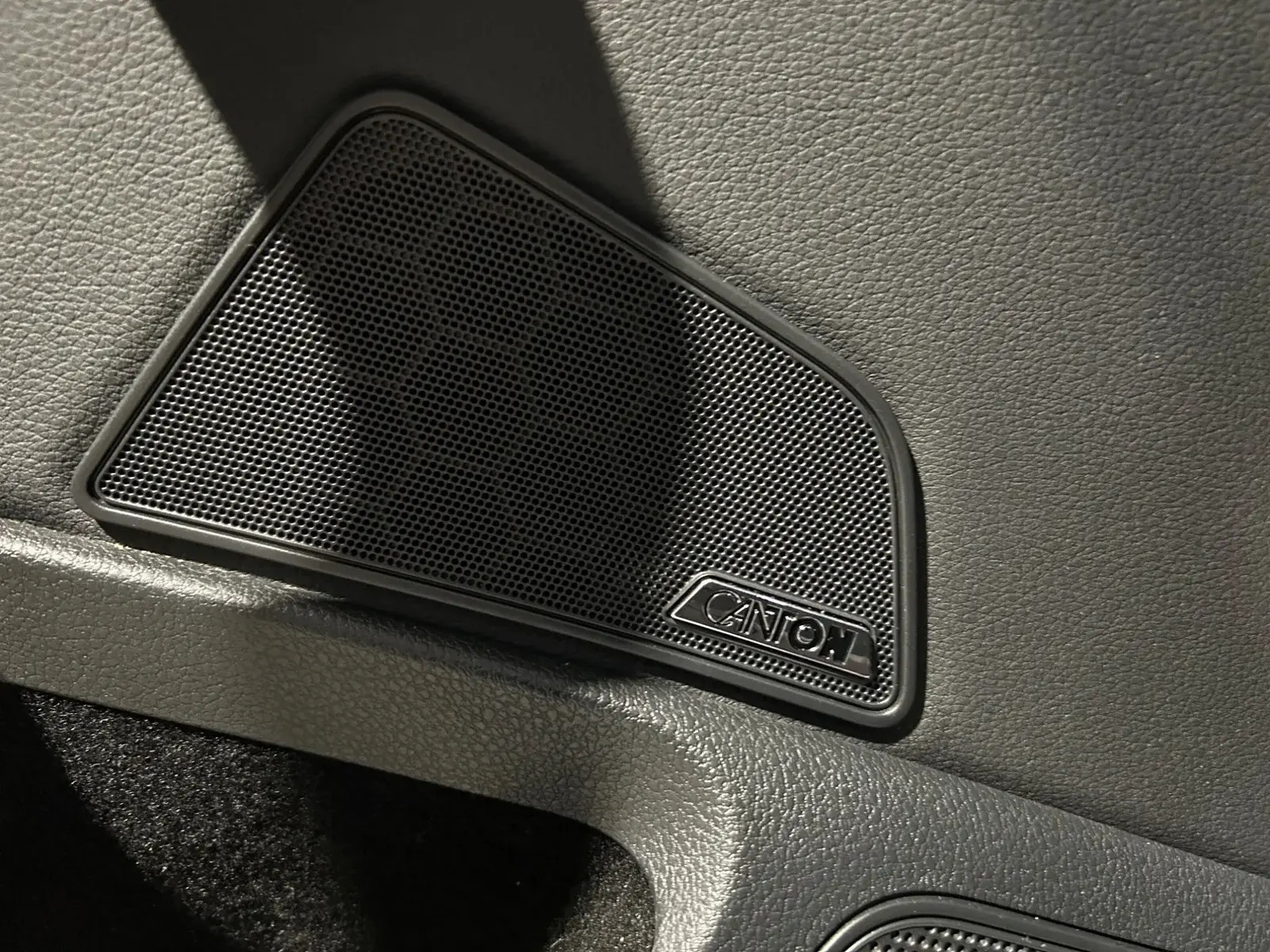 Grå Skoda Superb fra 2019