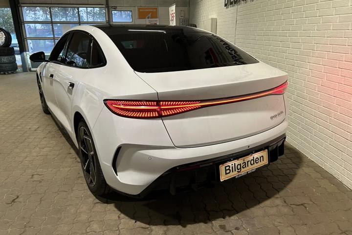 Hvid BYD Seal fra 2024