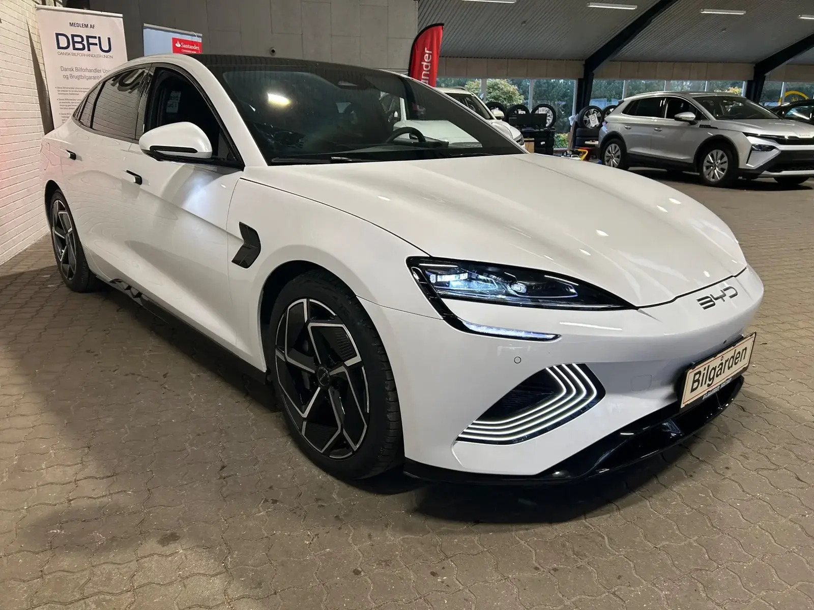 Hvid BYD Seal fra 2024