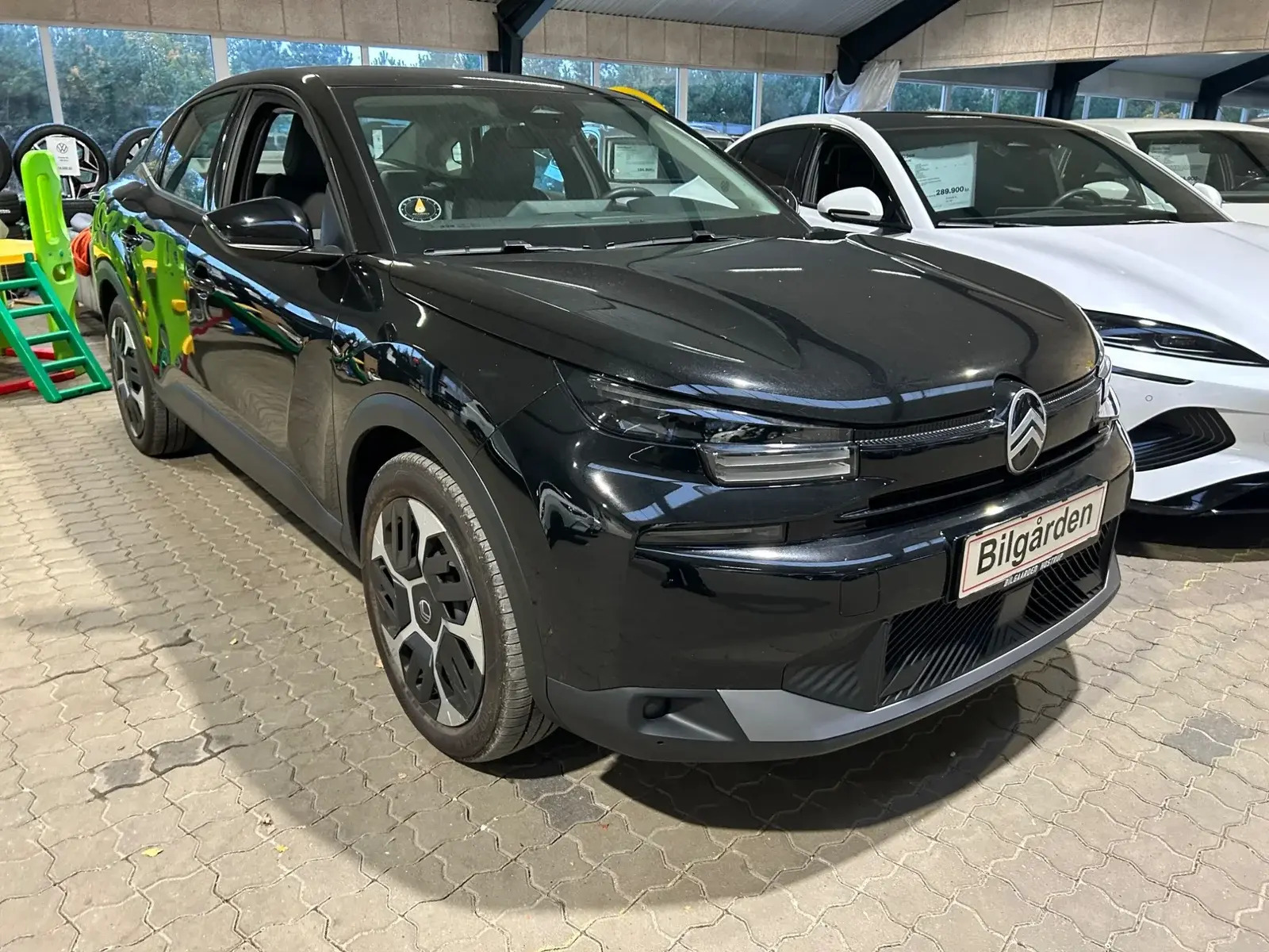 Sort Citroën ë-C4 X fra 2025