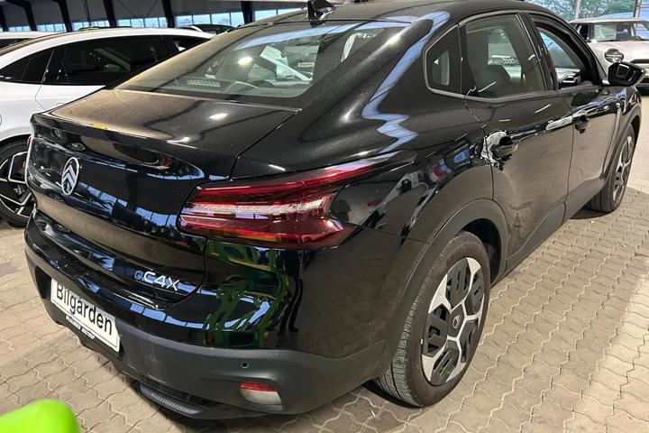 Sort Citroën ë-C4 X fra 2025