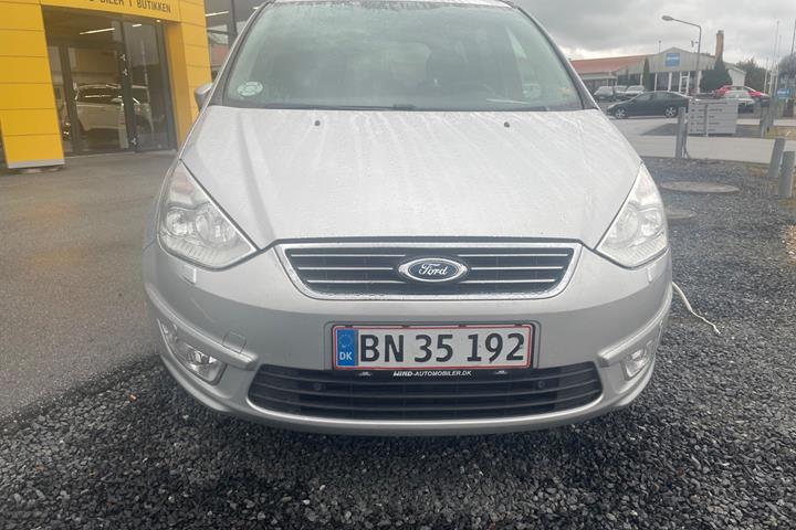 Sølv Ford Galaxy fra 2012