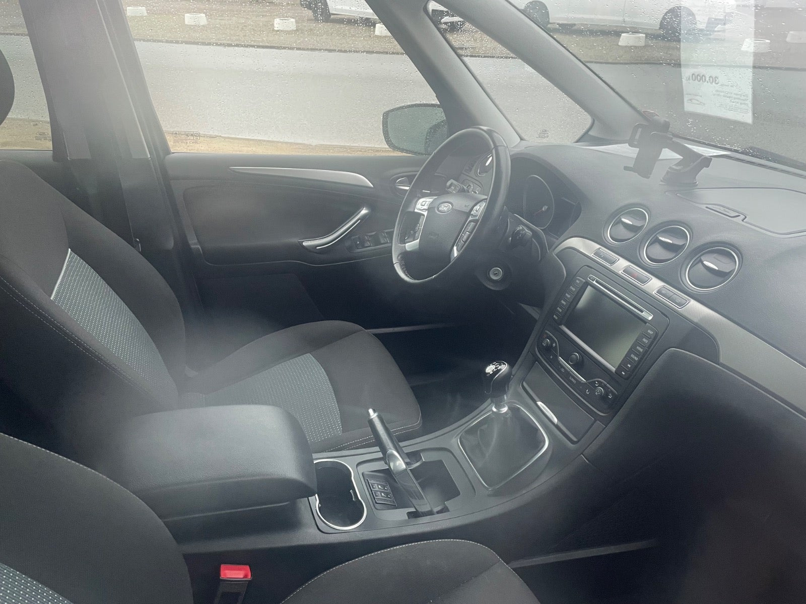 Sølv Ford Galaxy fra 2012
