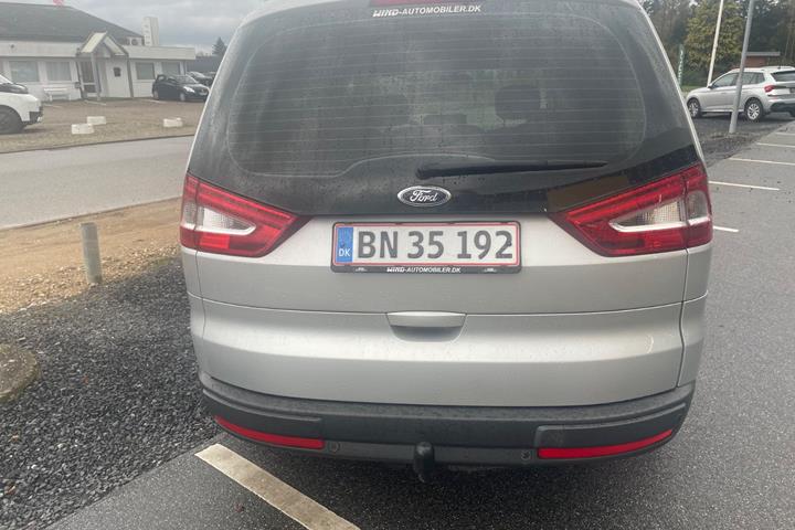 Sølv Ford Galaxy fra 2012